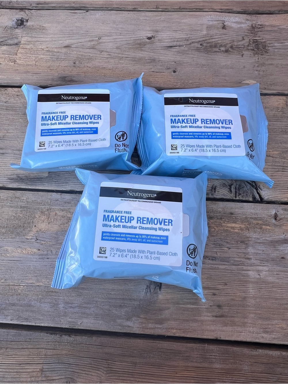 Neutrogena Blue Fragrance Free Makeup Remover Wipes 3  Pack